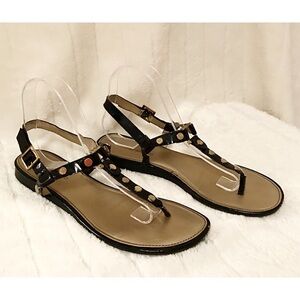 BANDOLINO Sz 9 Studded Black Patent T-Strap Sandal